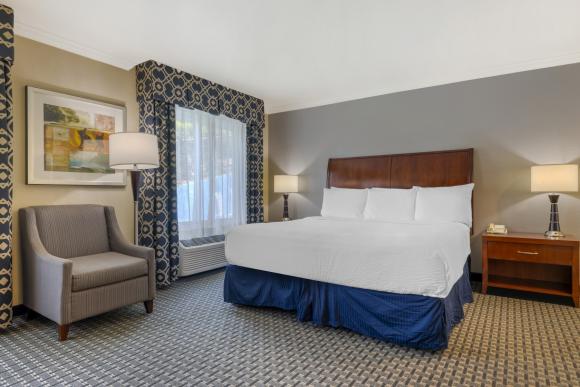 Doheny Suites-King Room section